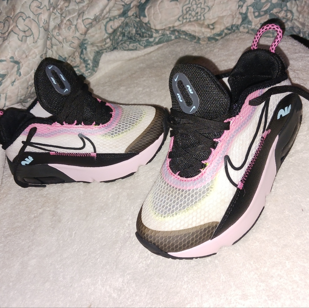 Kids shoes. Size 13c. Nike Air Max 2090.